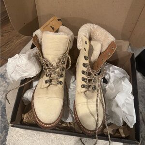 Never Worn, Samantha Boots, Frye
